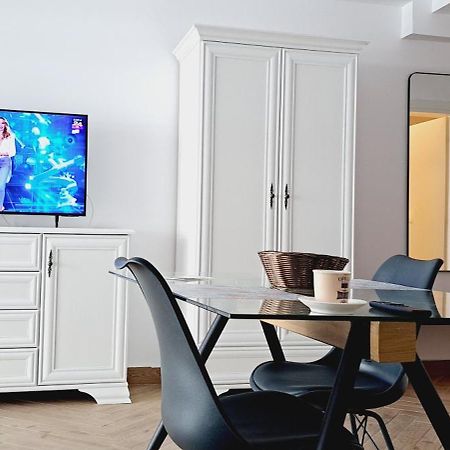 Mamaia Nord Studio La 10 M De Plaja Langa Cluburi Екстер'єр фото