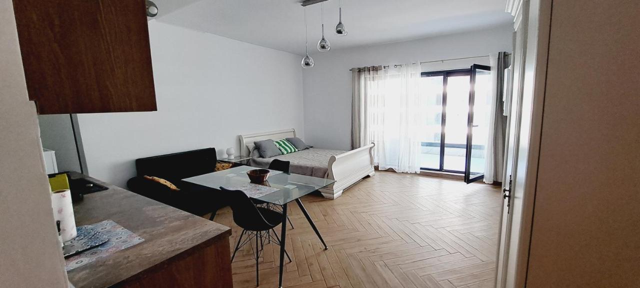 Mamaia Nord Studio La 10 M De Plaja Langa Cluburi Екстер'єр фото