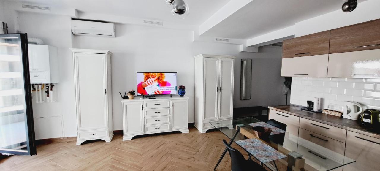Mamaia Nord Studio La 10 M De Plaja Langa Cluburi Екстер'єр фото